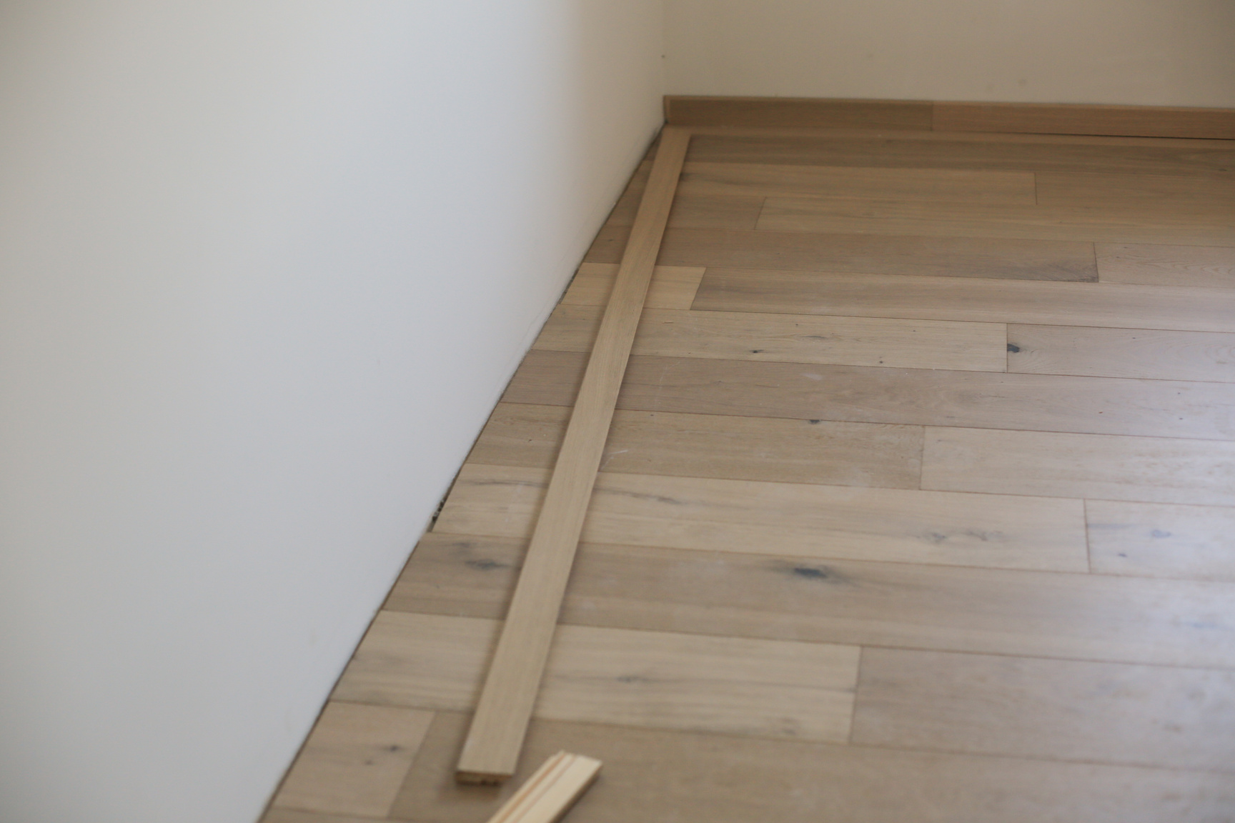 Laminate or Parquet floor Installation